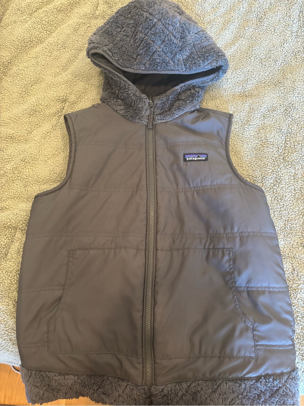 Patagonia Los Gatos Reversible Hooded Vest Grey Quilted Fleece Shell Womens